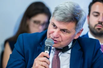 Φαραντούρης: Αντί για αξιοκρατία, πελατειακές σχέσεις. Αντί για αριστεία, μετριότητα και διαφθορά