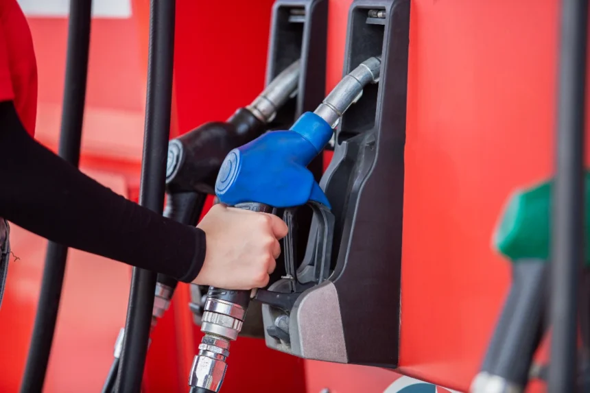Fuel Pass: Έως 30 Απριλίου οι αιτήσεις – Υποβολή και σε ΚΕΠ