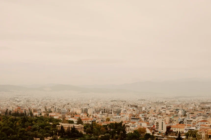 Καιρός: Έρχεται εβδομάδα με ανέμους, βροχές και αφρικανική σκόνη