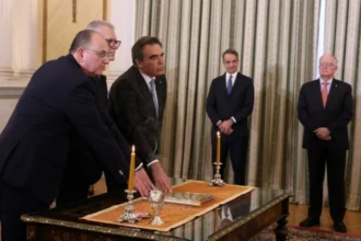 Κυβέρνηση: Ορκίστηκαν τα νέα μέλη παρουσία του Κυριάκου Μητσοτάκη – Σχοινάς, Λαζαρίδης, Τουρνάς αναλαμβάνουν καθήκοντα