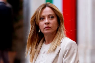 «Λογαριασμοί-σοκ 70.000 ευρώ» – Οργή Μελόνι κατά της Ελβετίας για τις χρεώσεις σε τραυματίες στο Κραν-Μοντανά
