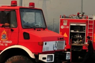 Μεγάλη πυρκαγιά σε επιχείρηση ανταλλακτικών στο Ίλιον