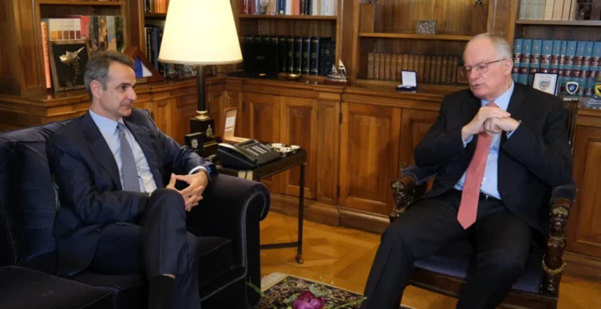 Μητσοτάκης σε Τασούλα: «H κυβέρνηση έχει κάνει το καλύτερο για να στηρίξει τα ελληνικά νοικοκυριά»