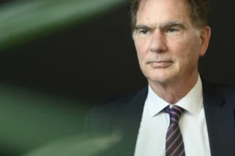 Ν. Παπανδρέου: Ζοφερό πρόβλημα τα κινητά στα σχολεία, είναι ο «ελέφαντας στο δωμάτιο»
