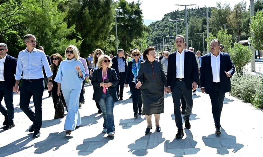 Ο Κυριάκος Μητσοτάκης στη Βασιλίσσης Όλγας για τα έργα ανάπλασης: Ένα όραμα δεκαετιών σήμερα έχει γίνει πραγματικότητα