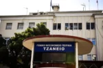 Πειραιάς: Σε κρίσιμη κατάσταση νοσηλεύεται ο 17χρονος – Τι ισχυρίστηκε ο οδηγός