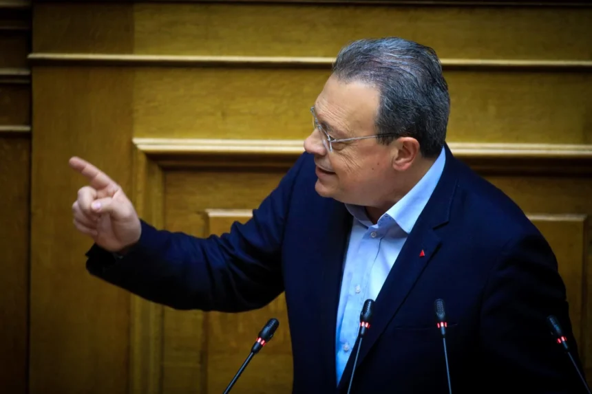 «Πυρά» Φάμελλου κατά Λαζαρίδη: Αντί να ζητήσει συγγνώμη και να παραιτηθεί, τολμά να κουνά το δάχτυλο στον ελληνικό λαό και να προβάλει γελοίες δικαιολογίες