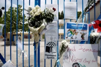 Ραγίζουν καρδιές οι γονείς του Μάριου που σκοτώθηκε από αδέσποτη σφαίρα στο Μενίδι: «Δεν είχαμε ενημέρωση για τα αίτια θανάτου του»