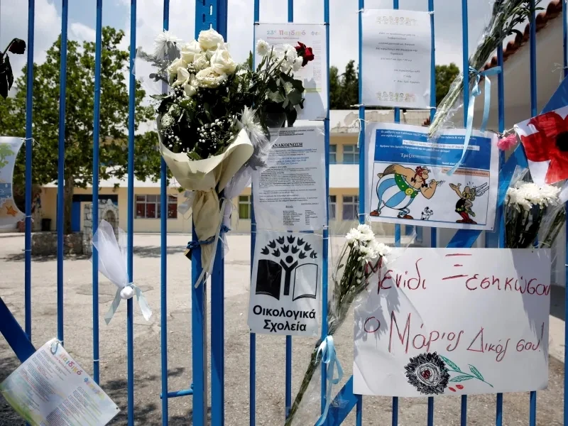 Ραγίζουν καρδιές οι γονείς του Μάριου που σκοτώθηκε από αδέσποτη σφαίρα στο Μενίδι: «Δεν είχαμε ενημέρωση για τα αίτια θανάτου του»