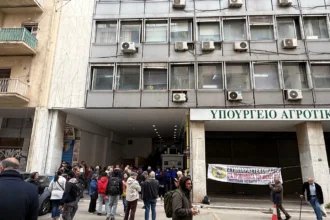 Στο Υπουργείο Αγροτικής Ανάπτυξης οι αγρότες της Λέσβου – Σε εξέλιξη κινητοποίηση και συνάντηση με Σχοινά