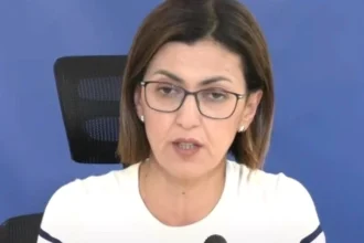 Αγαπηδάκη στη Βουλή: Βαρέως εκτεθειμένος ο Ανδρουλάκης