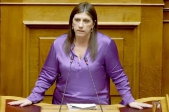 Χαμός με Κωνσταντοπούλου και Δουδωνή στη Βουλή: «Να μην χτυπάτε τα χέρια σας, δεν ντρέπεστε λιγάκι» – «Υπηρετείτε σχέδιο»