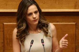 Εγκαίνια στο δικηγορικό γραφείο της Έφης Αχτσιόγλου – Ποιοι έδωσαν το «παρών»