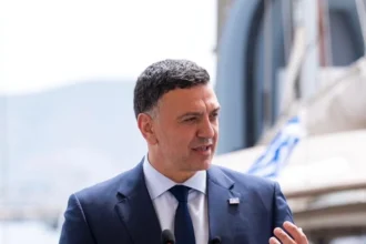 «Είναι χρέος μας να μη χάνεται καμία ζωή στο νερό»: Το στοίχημα του Βασίλη Κικίλια για ασφαλές καλοκαίρι