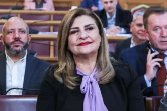 Ευαγγελία Λιακούλη: “Ο Τσίπρας έρχεται με στοιχεία μεσσιανισμού, ο Ανδρουλάκης νομίζω θα είναι ένας πολύ καλός πρωθυπουργός”