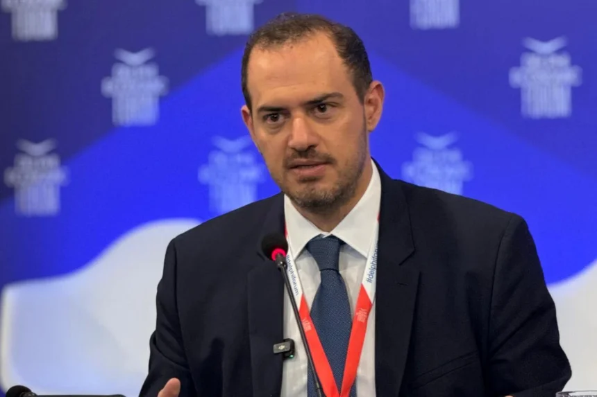 Γιώργος Κώτσηρας: Πλεόνασμα προοπτικής, πλέγμα προστασίας