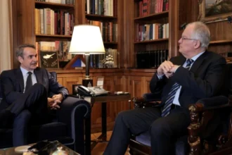 Μητσοτάκης σε Τασούλα: Σε ένα χρόνο οι εκλογές