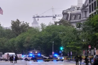 Νεκρός ο ένοπλος που άνοιξε πυρ κοντά στον Λευκό Οίκο