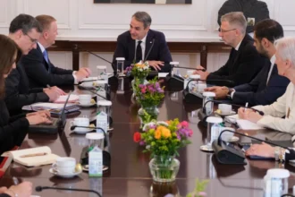 Ο Κυριάκος Μητσοτάκης συνάντησε τον Επίτροπο της Ευρωπαϊκής Ένωσης Michael McGrath και έλαβε “ευρωπαϊκά” εύσημα για το Κράτος Δικαίου – “Έχετε σημειώσει σημαντική πρόοδο”