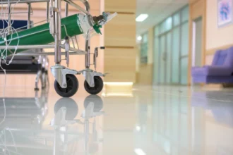 Ωμή βία σε 17χρονο με αυτισμό στη Νέα Φιλαδέλφεια: Πώς έγινε η επίθεση στα αδέρφια – Η μητέρα τους μιλάει από το νοσοκομείο