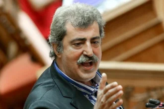Πολάκης στη Βουλή σε Παπασταύρου και Τσάφο: Σας κατηγορώ ως «πράκτορες»