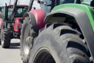 Σέρρες: Στους δρόμους ξανά αγρότες με τα τρακτέρ τους – Μπλόκο της ΕΛΑΣ για να μην φτάσουν στον Προμαχώνα