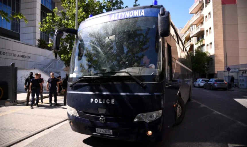 Στην Αθήνα οι 17 συλληφθέντες από τη βόρεια Ελλάδα για τις παράνομες επιδοτήσεις του ΟΠΕΚΕΠΕ