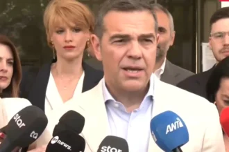 Τσίπρας: Κατέθεσε στον Άρειο Πάγο την ιδρυτική διακήρυξη της ΕΛΑΣ – «Σημαία μας είναι η Δημοκρατία και η Δικαιοσύνη»