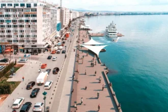 Ξύλινο ντεκ εκατομμυρίων από τον Δήμο Θεσσαλονίκης