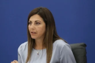Ζαχαράκη: Ζητούμενο ένα σύστημα που να μην κρίνεται το μέλλον σε μία τρίωρη εξέταση – Ποιες οι παρεμβάσεις για τη φοιτητική στέγη