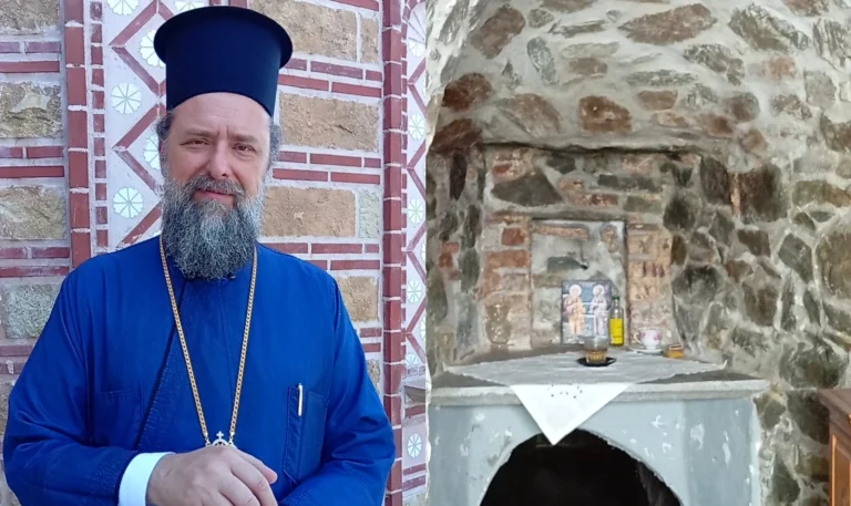 Αφιέρωμα στον Απόστολο Παύλο: Ο Μητροπολίτης Φιλόθεος ξετυλίγει την ιστορία του Ναού και το «κρυφό» Αγίασμα της Θεσσαλονίκης
