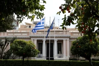 Ανασχηματισμός: Κώτσηρας στο Μεταφορών, Μαρκόπουλος στο Οικονομικών, Χατζηβασιλείου στο ΥΠΕΞ