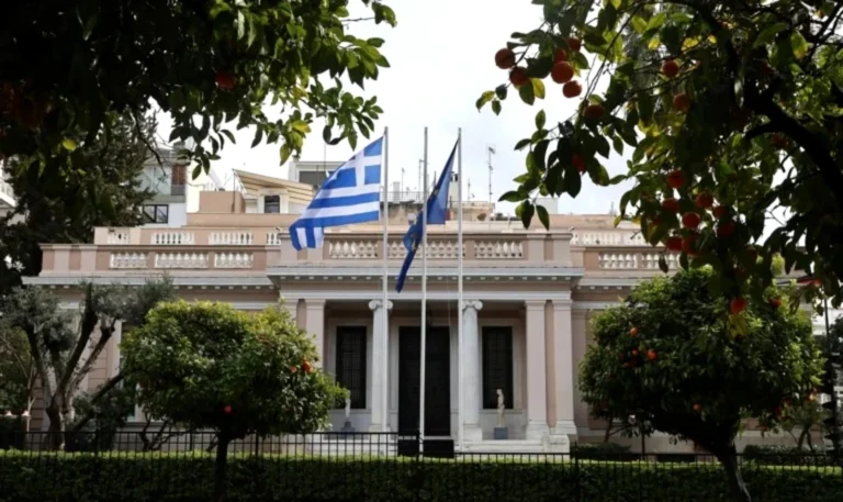 Ανασχηματισμός: Κώτσηρας στο Μεταφορών, Μαρκόπουλος στο Οικονομικών, Χατζηβασιλείου στο ΥΠΕΞ