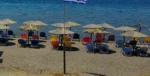 Ανάβυσσος: Συνελήφθη 72χρονος για 200 παράνομες ομπρέλες σε σφραγισμένο κατάστημα