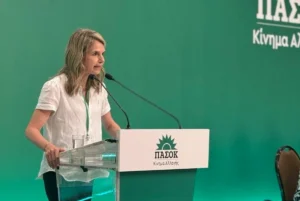Αποστολάκη: “Το ΠΑΣΟΚ δεν απορροφάται, ιδρύθηκε ως μεγάλη παράταξη – Δεν είναι επί της ουσίας νέο το κόμμα Τσίπρα”