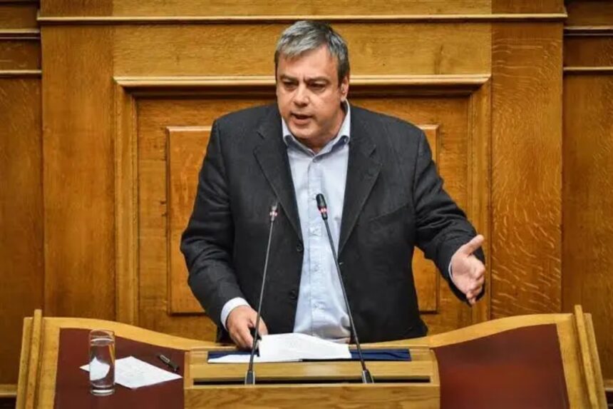 ”Καρφιά” Βερναρδάκη κατά Τσίπρα: «Η ΕΛ.Α.Σ παραπέμπει περισσότερο σε συνέδριο προοδευτικών ελίτ, παρά σε κοινωνική συμμαχία»