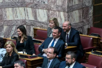 Διαλύθηκε η ΚΟ της Νέας Αριστεράς – Ανεξαρτοποιήθηκαν επτά βουλευτές και αποχωρήσαν 143 στελέχη