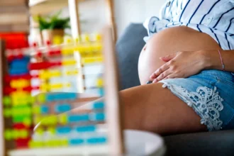 Δημογραφική συρρίκνωση: Μειωμένες κατά 4,2% πέρυσι οι γεννήσεις