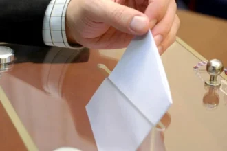 Δημοσκόπηση Marc: Στο 30,8% η ΝΔ, δεύτερος ο Τσίπρας – Τέταρτο το ΠΑΣΟΚ, μετά την Καρυστιανού
