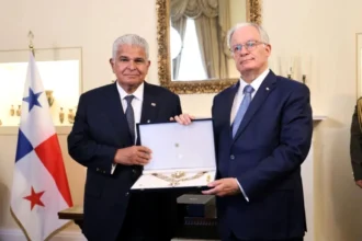 Ελλάδα και Παναμάς ενισχύουν τους δεσμούς τους σε ναυτιλία, τουρισμό και επιχειρηματικότητα – Τι ειπώθηκε στη συνάντηση Τασούλα με Μουλίνο στο Προεδρικό Μέγαρο