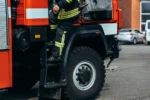 Φωτιά σε ξενοδοχείο στην Ομόνοια – Προσπάθεια απεγκλωβισμού ατόμων
