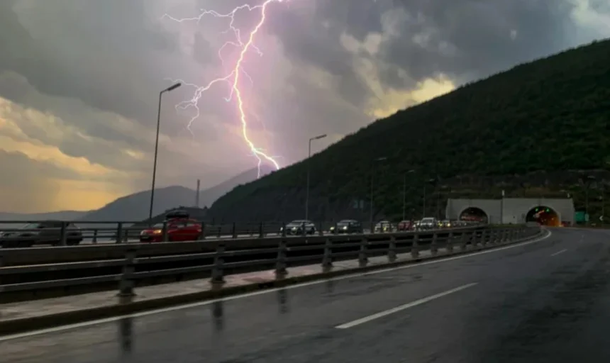 Ισχυρές καταιγίδες, χαλάζι και δυνατοί άνεμοι στη Μακεδονία – Έκτακτο δελτίο επιδείνωσης