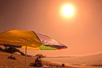 Καύσωνας στην Ευρώπη: Λιώνουν τα φανάρια στους δρόμους – Ο καύσωνας «πλησιάζει» αλλά δεν φτάνει την Ελλάδα