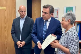 Μαργαρίτης Σχοινάς: Παρέλαβε το πτυχίο του Βαγγέλη Γιακουμάκη στη Γαλακτοκομική Σχολή Ιωαννίνων – Θα το παραδώσει στους γονείς του (Εικόνες)