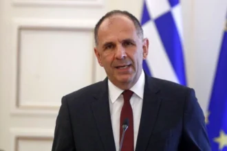 Μήνυμα Γεραπετρίτη σε Αλβανία: Μόνο η πλήρης συμμόρφωσή της στο διεθνές δίκαιο είναι το κλειδί για την ένταξή της στην ΕΕ