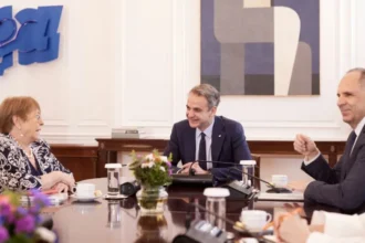 Μητσοτάκης: Συναντήθηκε με την υποψήφια για τη θέση του γγ του ΟΗΕ Μισέλ Μπατσελέ στο Μέγαρο Μαξίμου