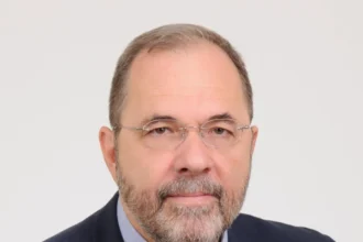 “Ο Τσίπρας είναι πιο ώριμος σε σχέση με το παρελθόν”: Τα “καρφιά” Σκανδάμη για το ΠΑΣΟΚ, πώς προσχώρησε στην ΕΛΑΣ