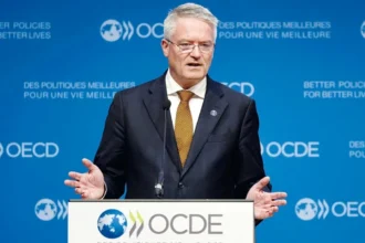 ΟΟΣΑ: Απαισιόδοξα τα σενάρια για την παγκόσμια οικονομία ακόμη και μετά τη λήξη του πολέμου στη Μέση Ανατολή