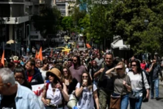 Πανελλαδική απεργία την Τετάρτη 24/6: Κατεβάζουν ρολά Επισιτισμός, Τουρισμός και άλλοι τομείς