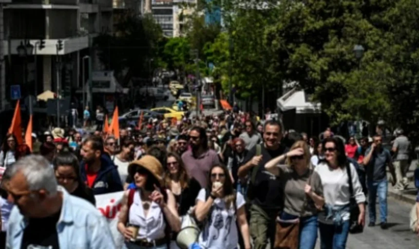 Πανελλαδική απεργία την Τετάρτη 24/6: Κατεβάζουν ρολά Επισιτισμός, Τουρισμός και άλλοι τομείς